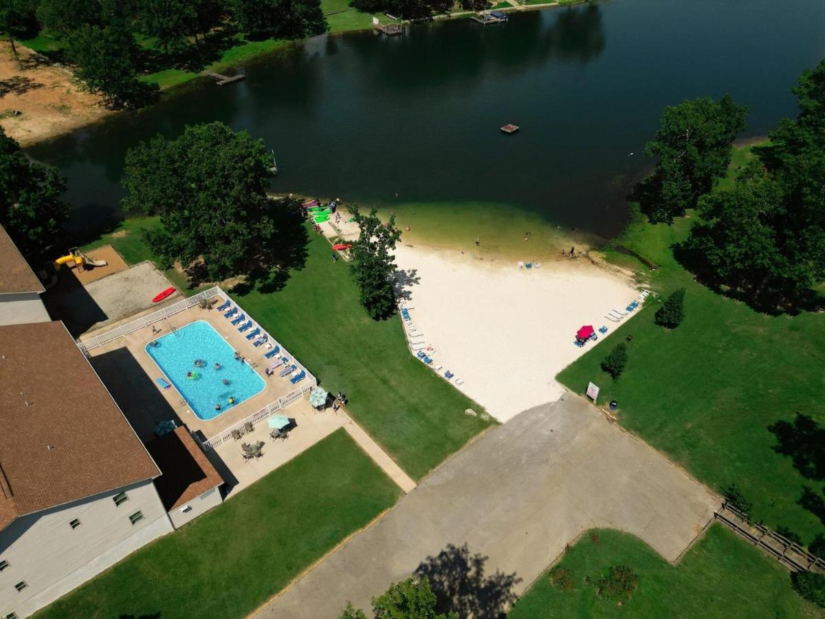 Crown Lake & Spa * Horseshoe Bend